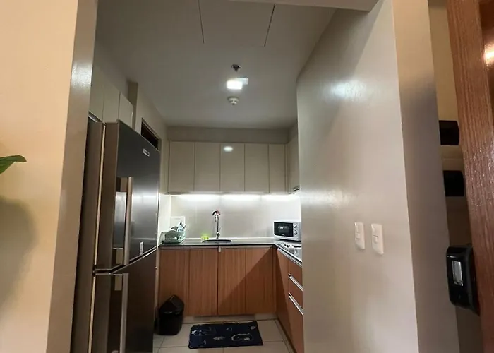 Exec 1br One Manchester Place With Pool, Pass Is P 350 Pp *