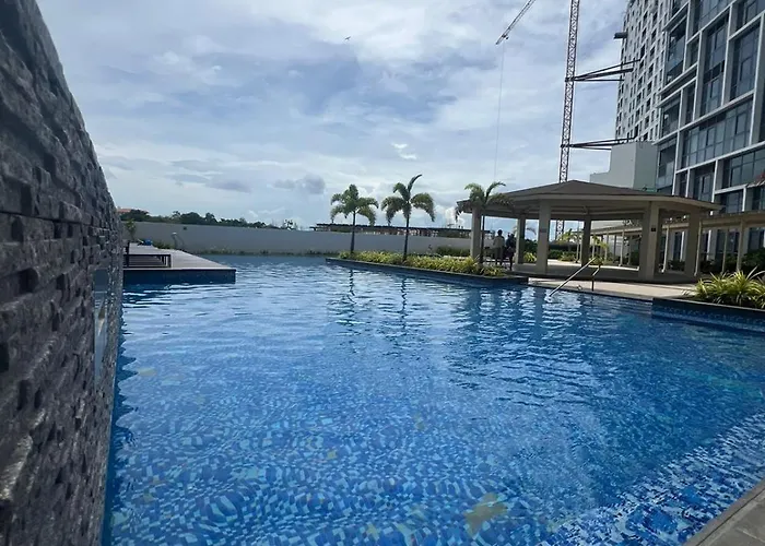 Exec 1br One Manchester Place With Pool, Pass Is P 350 Pp Appartement *