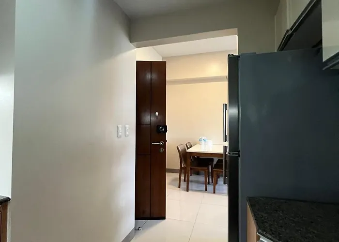 Exec 1br One Manchester Place With Pool, Pass Is P 350 Pp *