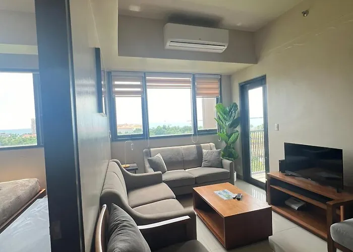 Exec 1br One Manchester Place With Pool, Pass Is P 350 Pp Punta Engaño