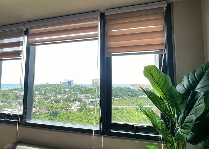 Exec 1br One Manchester Place With Pool, Pass Is P 350 Pp Appartement *