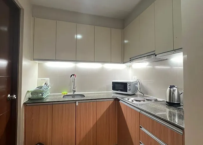 Appartement Exec 1br One Manchester Place With Pool, Pass Is P 350 Pp *